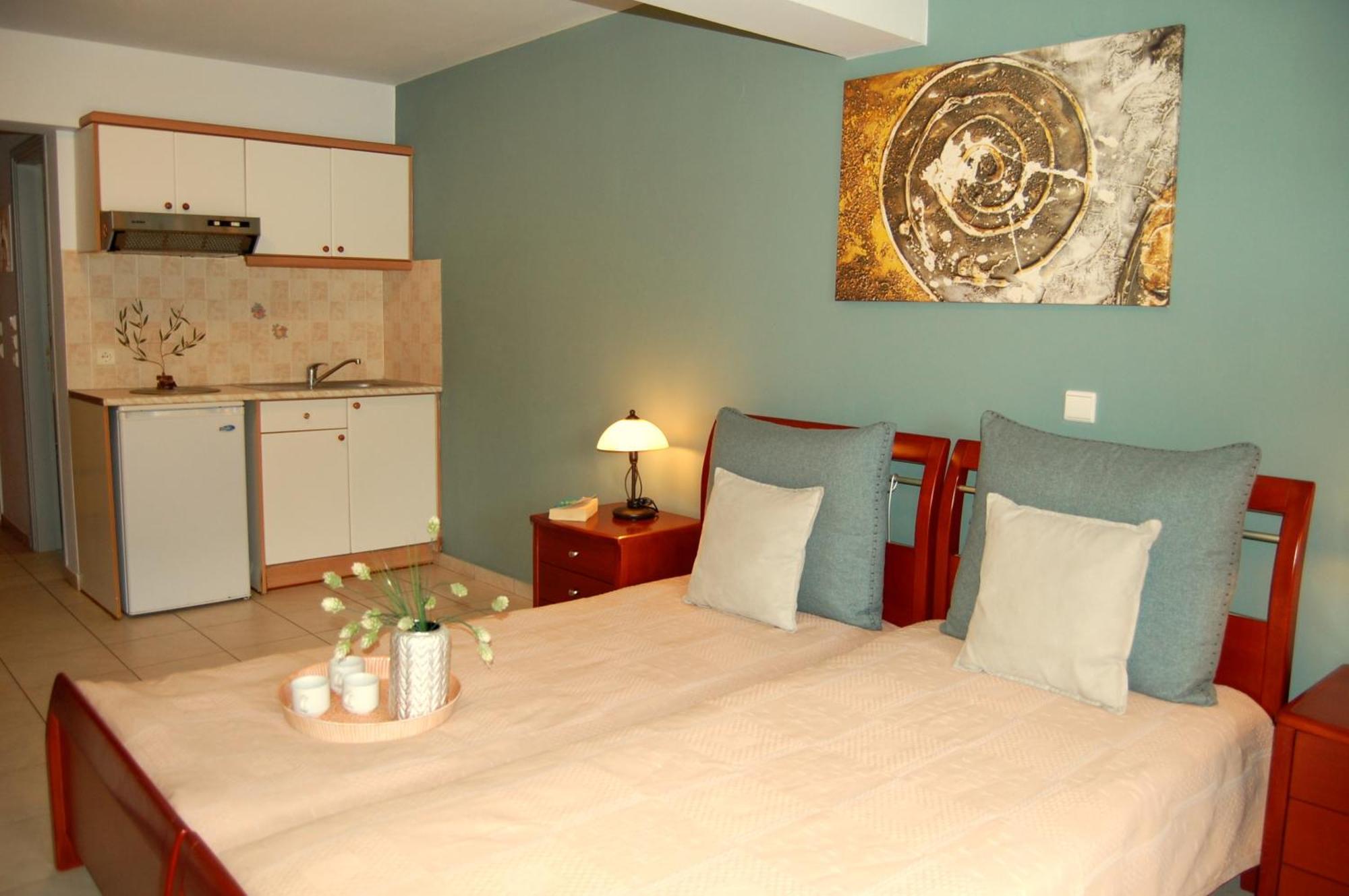 Alkyoni Apartments & Studios Poros  Екстериор снимка